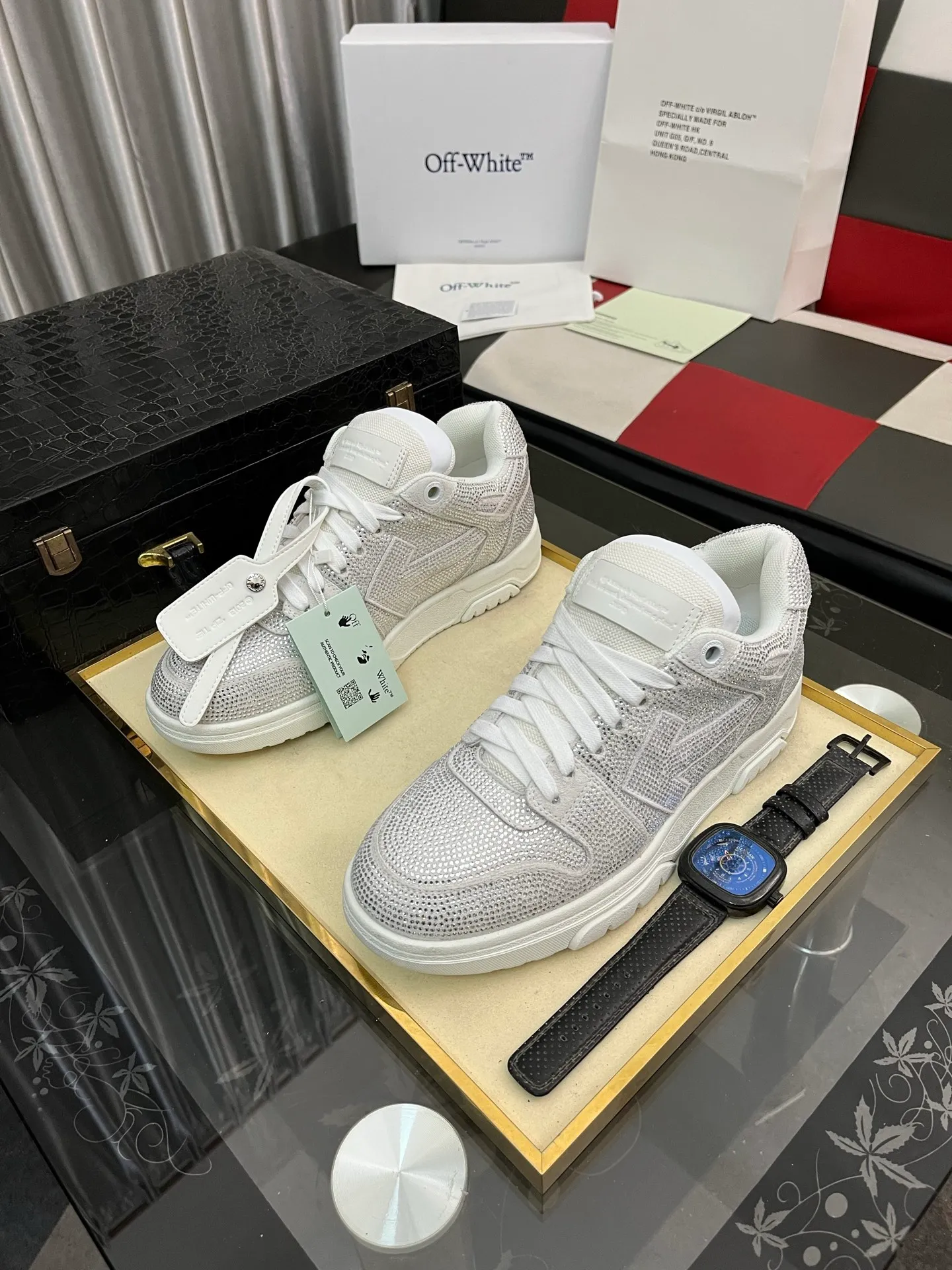 Men's shoes 💰700⌚️⌚️ OFF-White C/O VirGil Abloh fashionable and versatile casual shoes. Exclusive first release of the new model. Made of environmentally friendly cowhide leather and mesh upper material. The insole is embedded with foam cushioning EVA material. The correct midsole is equipped with EVA lightweight cushioning. External tooth nail rubber outsole. The correct accessories are customized simultaneously. Women's model: 35-40 Men's model: 39-45